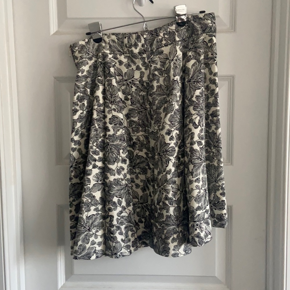 Black and White Floral Skirt Size 10